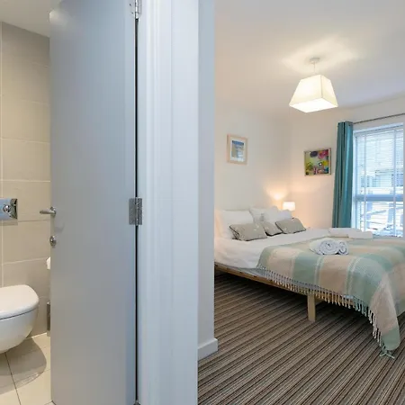 Apartment Puffins *